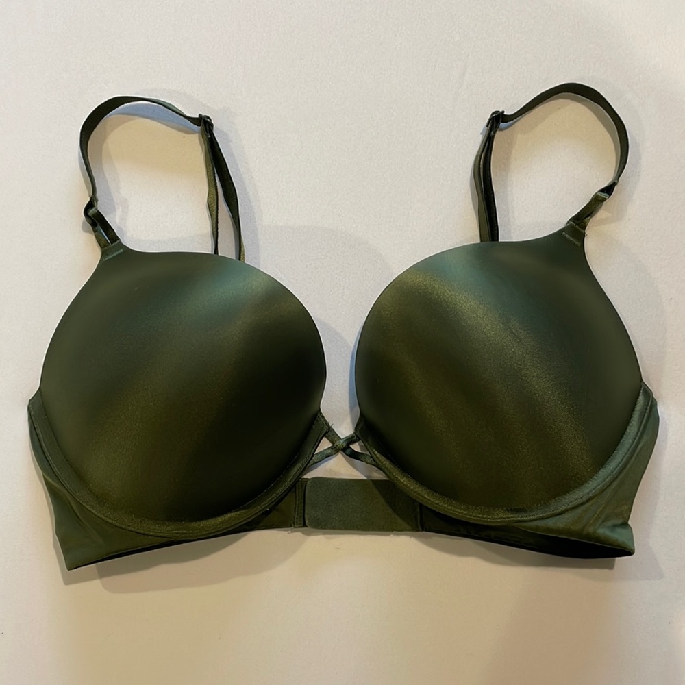 Victoria‘s Secret “Bombshell Plunge” bra, size 34D